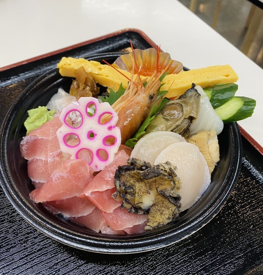 松島さかな市場で提供されている海鮮政宗丼