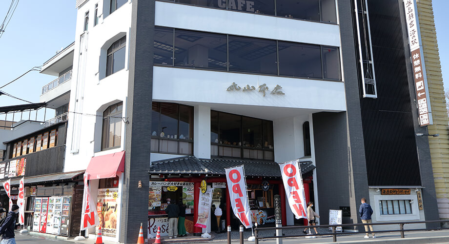 松島離宮 海の駅外観