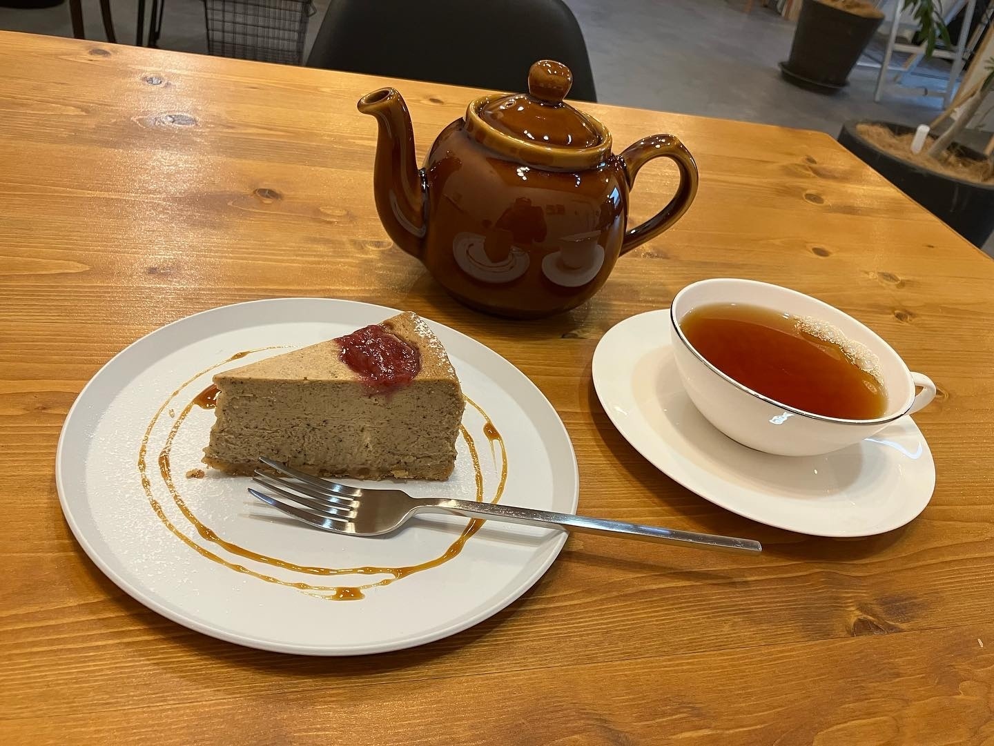 TEAVERTEAFACTORYのケーキと紅茶