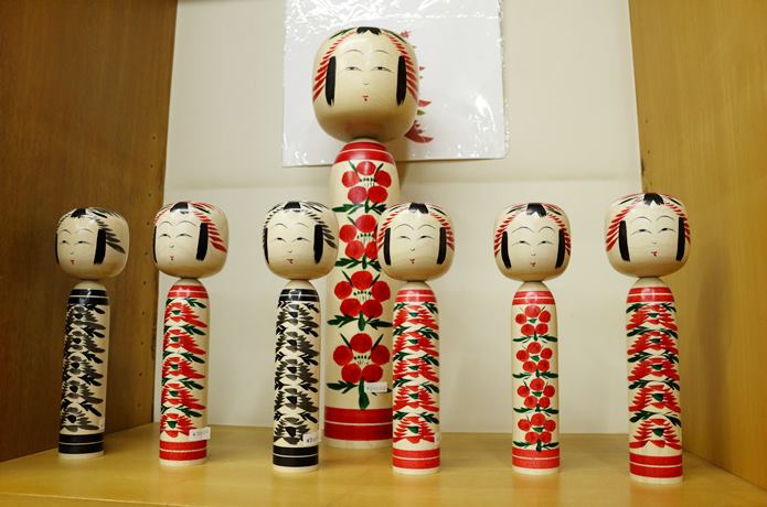 遠刈田系こけし