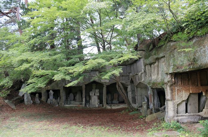 松島雄島の　岩窟群