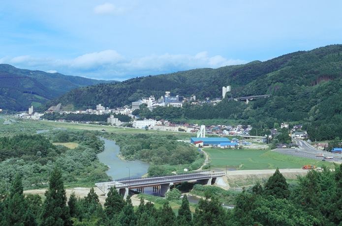 00490-鳴子温泉-遠景-日本こけし館から