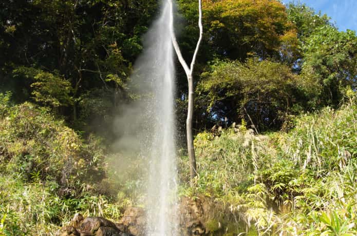 鬼首温泉　間欠泉