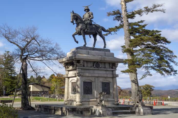 青葉公園内にある伊達政宗像
