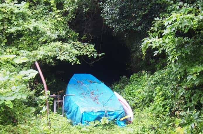 震洋の格納庫