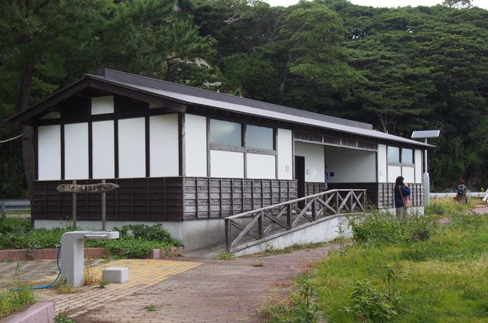 田代島　公園にあるトイレ