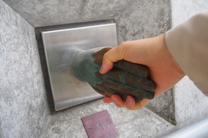 石ノ森萬画館　石ノ森先生の手