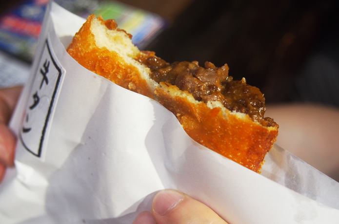 牛タンカレーパン