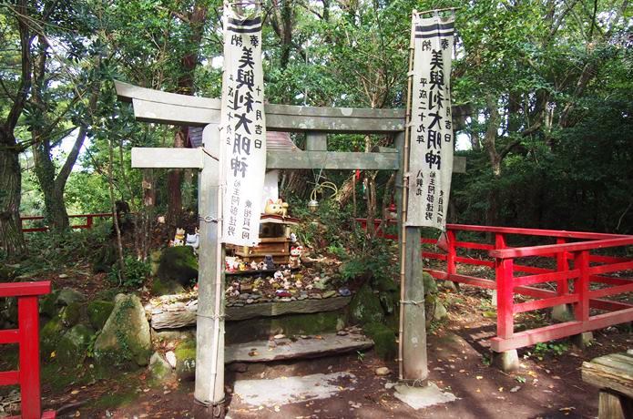 田代島　猫神様神社