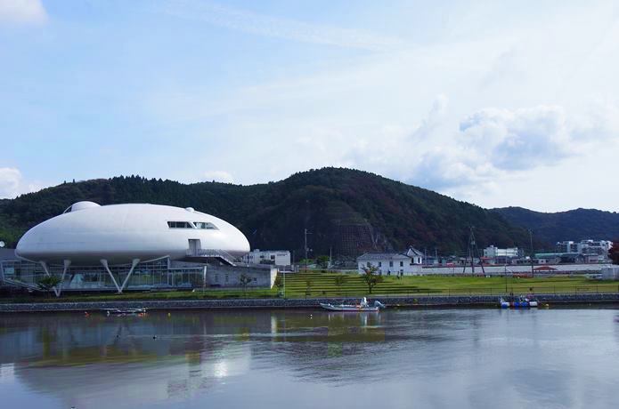 旧北上川と石ノ森萬画館