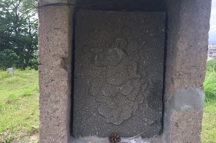 雷神山古墳の由来である雷神様の絵