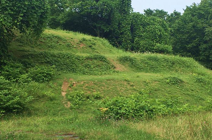 雷神山古墳の通路