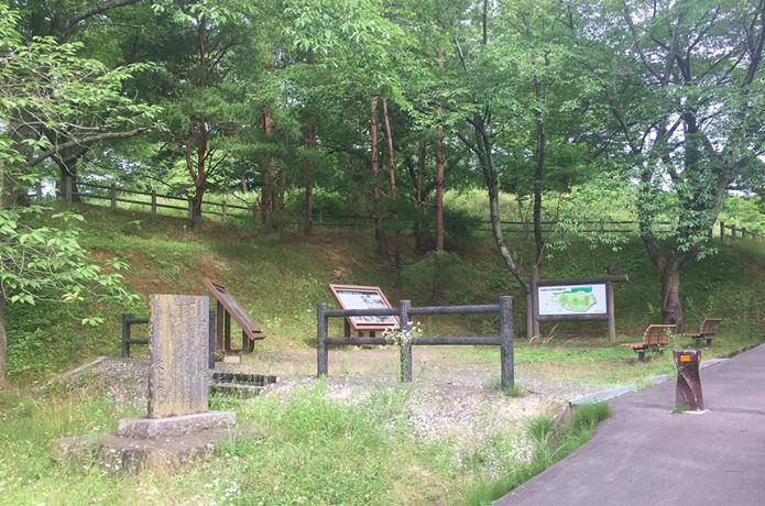 雷神山古墳の案内板2