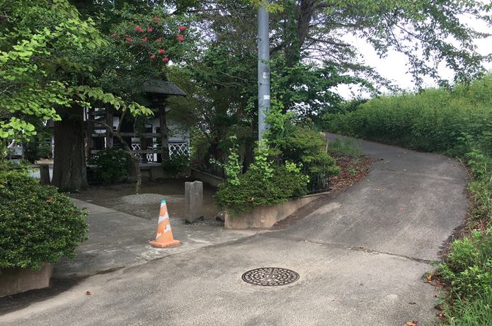 落合観音堂　坂道