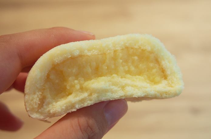 萩の月の断面