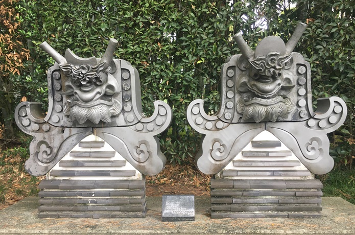 満勝寺　鬼瓦