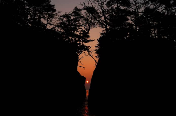 神割崎と太陽