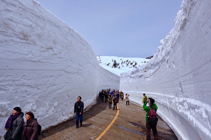 雪の壁　蔵王町