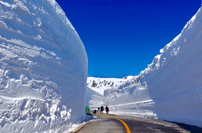 蔵王町　雪の壁