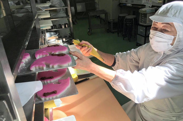 細工かまぼこ　作業中