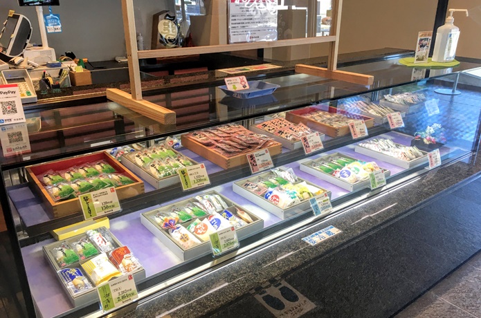 馬上かまぼこ店　ショーケース