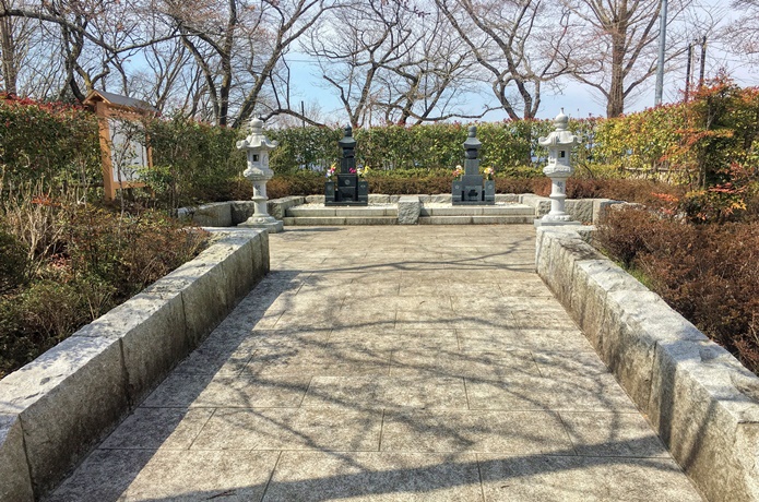 船岡城址公園 原田甲斐の供養塔