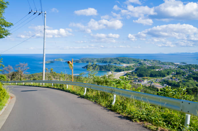 亀山からのぞむ気仙沼大島
