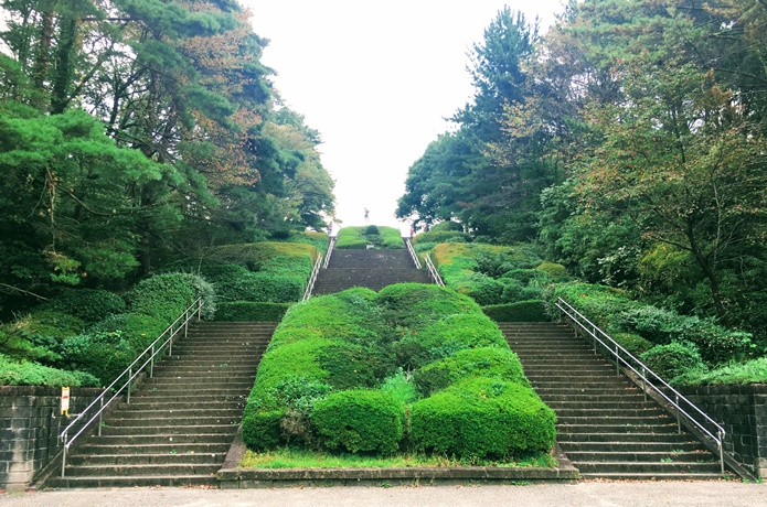 台原森林公園　階段と彫刻