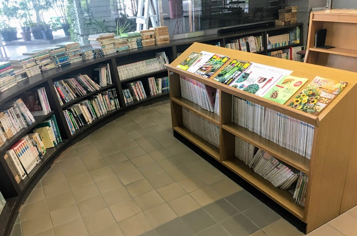 仙台市七北田公園都市緑化ホール　館内