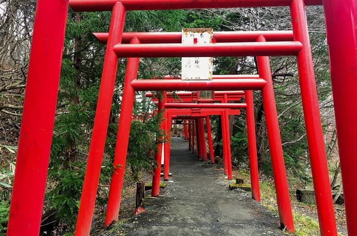 萬蔵稲荷神社　参道の鳥居