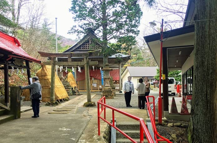 萬蔵稲荷神社　境内