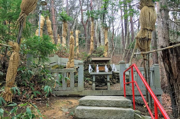 萬蔵稲荷神社　御神石