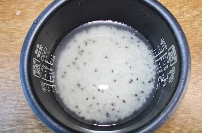 水につけた古代米