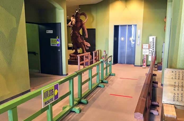 仙台大観音　エスカレーター