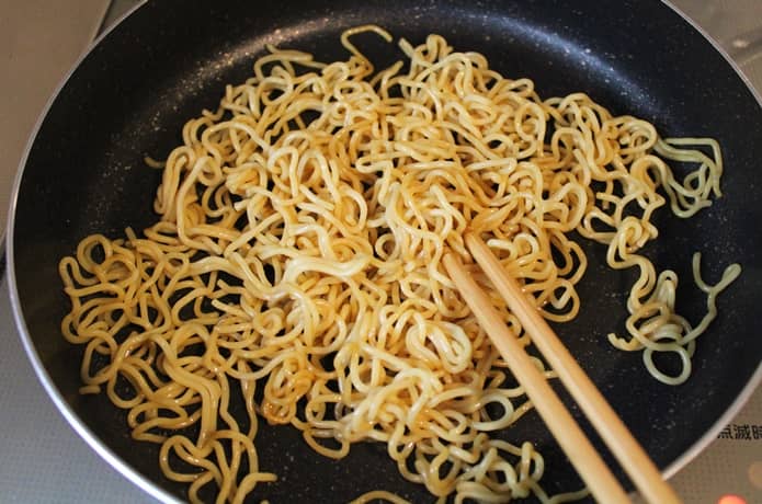 伊達麺　フライパン