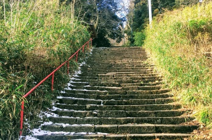 亀岡八幡宮　石段①