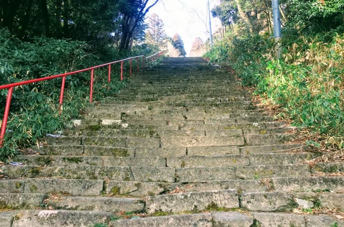 亀岡八幡宮　石段②