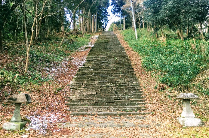 亀岡八幡宮　石段