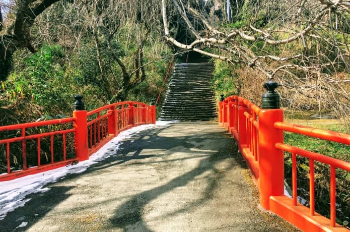 亀岡八幡宮 太鼓橋