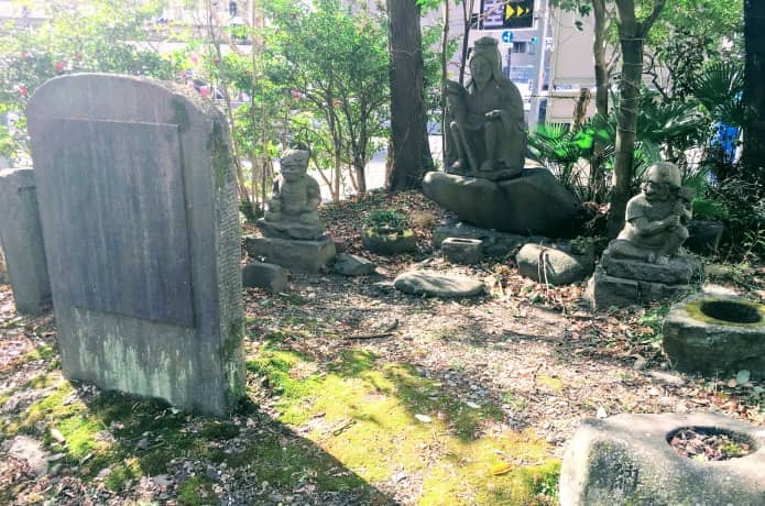 馬上蠣崎神社　石像
