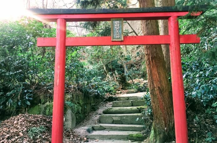 蠣崎稲荷大明神　鳥居