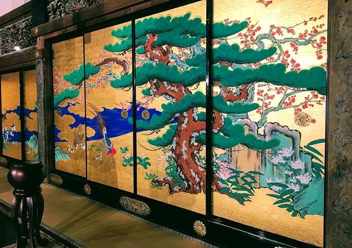 室中孔雀の間　襖絵