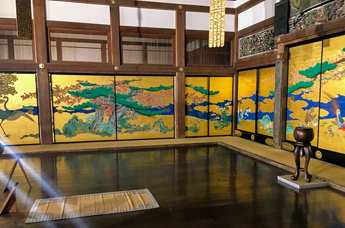 室中孔雀の間 春夏秋冬の襖絵