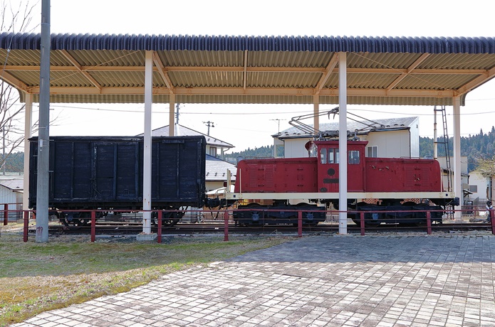 細倉マインパーク駅前　機関車