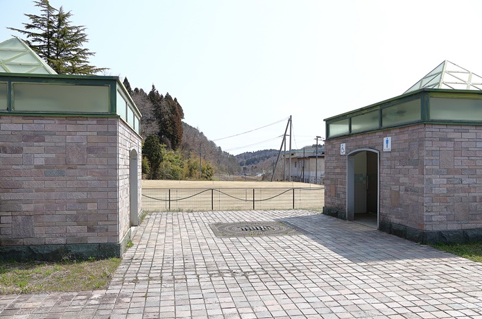 細倉マインパーク駅前　トイレ