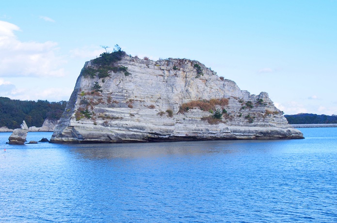 松島湾　白い島
