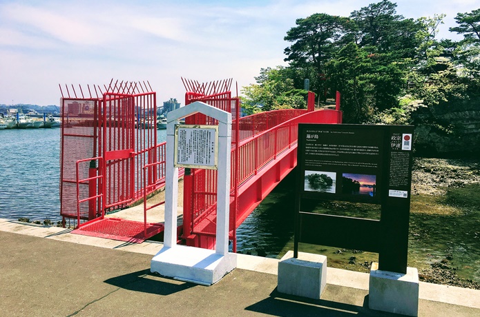 曲木神社　境内入り口