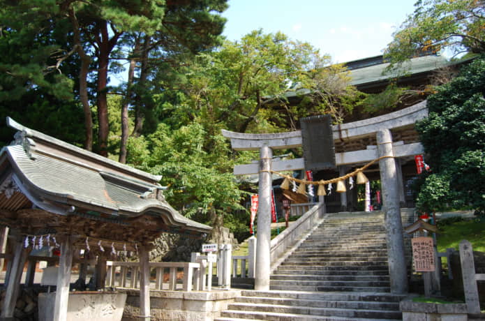 金華山黄金山神社
