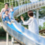 子ども　滑り台　イメージ