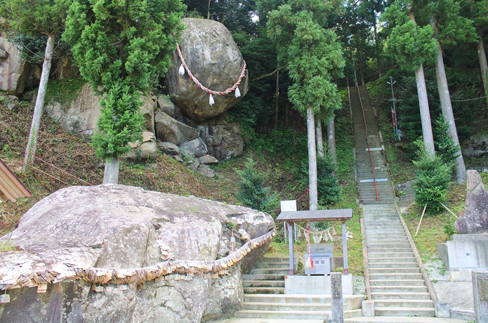 釣石神社　参道入り口